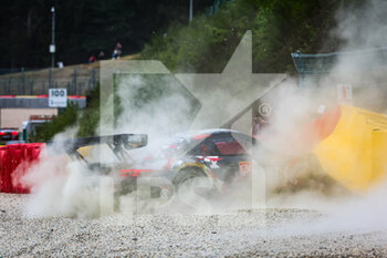 2022-07-28 - 16 Earl Bamber Motorsport, Porsche 911 GT3-R of Adrian D'SILVA, Brenton GROVE, Stephen GROVE, Matt PAYNE, in action crash, accident, during the TotalEnergies 24 hours of Spa 2022, 7th round of the 2022 Fanatec GT World Challenge Europe Powered by AWS, from July 27 to 31, 2021 on the Circuit de Spa-Francorchamps, in Stavelot, Belgium - AUTO - 24 HOURS OF SPA 2022 - ENDURANCE - MOTORS