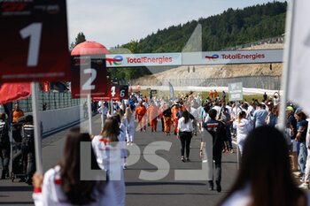 2022-07-30 - starting grid, grille de depart, during the TotalEnergies 24 hours of Spa 2022, 7th round of the 2022 Fanatec GT World Challenge Europe Powered by AWS, from July 27 to 31, 2021 on the Circuit de Spa-Francorchamps, in Stavelot, Belgium - AUTO - 24 HOURS OF SPA 2022 - ENDURANCE - MOTORS