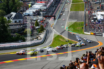 2022-07-30 - Start of the race: 71 Iron Lynx, Ferrari 488 GT3 of Davide RIGON, Daniel SERRA, Antonio FUOCO, 55 AMG Team GruppeM Racing, Mercedes-AMG GT3 of Maro ENGEL, Mikael GRENIER, Maximilian BUHK, in action during the TotalEnergies 24 hours of Spa 2022, 7th round of the 2022 Fanatec GT World Challenge Europe Powered by AWS, from July 27 to 31, 2021 on the Circuit de Spa-Francorchamps, in Stavelot, Belgium - AUTO - 24 HOURS OF SPA 2022 - ENDURANCE - MOTORS