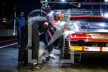 2022-07-30 - ZUG Marius, Attempto Racing, Audi R8 LMS evo II GT3, portrait pitstop during the TotalEnergies 24 hours of Spa 2022, 7th round of the 2022 Fanatec GT World Challenge Europe Powered by AWS, from July 27 to 31, 2021 on the Circuit de Spa-Francorchamps, in Stavelot, Belgium - AUTO - 24 HOURS OF SPA 2022 - ENDURANCE - MOTORS