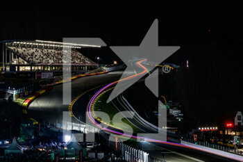 2022-07-30 - Cars in action by night, raidillon, eau rouge, during the TotalEnergies 24 hours of Spa 2022, 7th round of the 2022 Fanatec GT World Challenge Europe Powered by AWS, from July 27 to 31, 2021 on the Circuit de Spa-Francorchamps, in Stavelot, Belgium - AUTO - 24 HOURS OF SPA 2022 - ENDURANCE - MOTORS