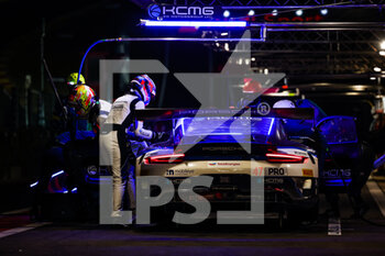 2022-07-31 - 47 KCMG Porsche 911 GT3-R of Dennis OLSEN, Nick TANDY, Laurens VANTHOOR, in action pitstop during the TotalEnergies 24 hours of Spa 2022, 7th round of the 2022 Fanatec GT World Challenge Europe Powered by AWS, from July 27 to 31, 2021 on the Circuit de Spa-Francorchamps, in Stavelot, Belgium - AUTO - 24 HOURS OF SPA 2022 - ENDURANCE - MOTORS