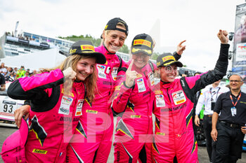 2022-07-31 - 83 Iron Dames, Ferrari 488 GT3 of Rahel FREY, Sarah BOVY, Michelle GATTING, Doriane PIN, celebrating victory during the TotalEnergies 24 hours of Spa 2022, 7th round of the 2022 Fanatec GT World Challenge Europe Powered by AWS, from July 27 to 31, 2021 on the Circuit de Spa-Francorchamps, in Stavelot, Belgium - AUTO - 24 HOURS OF SPA 2022 - ENDURANCE - MOTORS