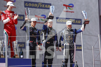 2022-08-28 - 37 KRUTTEN Niklas (ger), LAPIERRE Nicolas (fra), YE Yifei (chn), Cool Racing, Oreca 07 - Gibson, portrait podium during the 4 Hours of Barcelona 2022, 4th round of the 2022 European Le Mans Series on the Circuit de Barcelona-Catalunya from August 26 to 28, in Barcelona, Spain - AUTO - ELMS - 4 HOURS OF BARCELONA 2022 - ENDURANCE - MOTORS