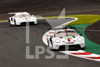 2022-09-09 - 92 CHRISTENSEN Michael (dnk), ESTRE Kevin (fra), Porsche GT Team, Porsche 911 RSR - 19, action during the 6 Hours of Fuji 2022, 5th round of the 2022 FIA World Endurance Championship on the Fuji Speedway from September 8 to 11, 2022 in Fuji, Japan - AUTO - FIA WEC - 6 HOURS OF FUJI 2022 - ENDURANCE - MOTORS