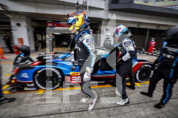 2022-09-09 - 36 NEGRAO André (bra), LAPIERRE Nicolas (fra), VAXIVIERE Matthieu (fra), Alpine Elf Team, Alpine A480 - Gibson, ambiance, during the 6 Hours of Fuji 2022, 5th round of the 2022 FIA World Endurance Championship on the Fuji Speedway from September 8 to 11, 2022 in Fuji, Japan - AUTO - FIA WEC - 6 HOURS OF FUJI 2022 - ENDURANCE - MOTORS