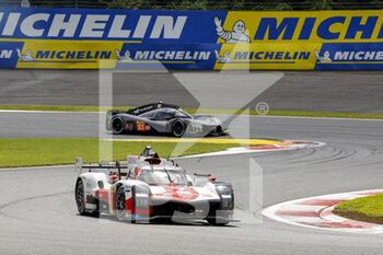 10/09/2022 - 07 CONWAY Mike (gbr), KOBAYASHI Kamui (jpn), LOPEZ Jose Maria (arg), Toyota Gazoo Racing, Toyota GR010 - Hybrid, action, 93 DI RESTA Paul (gbr),JENSEN Mikkel (den),VERGNE Jean-Eric (fra), Peugeot TotalEnergies Hybrid 9X8 Hypercar, action, during the 6 Hours of Fuji 2022, 5th round of the 2022 FIA World Endurance Championship on the Fuji Speedway from September 8 to 11, 2022 in Fuji, Japan - AUTO - FIA WEC - 6 HOURS OF FUJI 2022 - ENDURANCE - MOTORI