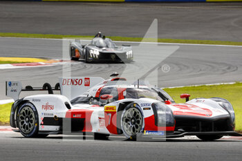 10/09/2022 - 07 CONWAY Mike (gbr), KOBAYASHI Kamui (jpn), LOPEZ Jose Maria (arg), Toyota Gazoo Racing, Toyota GR010 - Hybrid, action, 94 DUVAL Loic (fra),MENEZES Gustavo (bra),ROSSITER James (gbr), Peugeot TotalEnergies Hybrid 9X8 Hypercar, action, during the 6 Hours of Fuji 2022, 5th round of the 2022 FIA World Endurance Championship on the Fuji Speedway from September 8 to 11, 2022 in Fuji, Japan - AUTO - FIA WEC - 6 HOURS OF FUJI 2022 - ENDURANCE - MOTORI