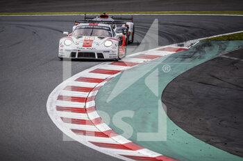 10/09/2022 - 56 IRIBE Brendan (usa), MILLROY Ollie (gbr), BARNICOAT Ben (gbr), Team Project 1, Porsche 911 RSR - 19, action during the 6 Hours of Fuji 2022, 5th round of the 2022 FIA World Endurance Championship on the Fuji Speedway from September 8 to 11, 2022 in Fuji, Japan - AUTO - FIA WEC - 6 HOURS OF FUJI 2022 - ENDURANCE - MOTORI