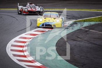 10/09/2022 - 88 Fred Poordad (USA), Patrick Lindsey (USA), Jan Heylen (BEL), Dempsey-Proton Racing, Porsche 911 RSR - 19, action during the 6 Hours of Fuji 2022, 5th round of the 2022 FIA World Endurance Championship on the Fuji Speedway from September 8 to 11, 2022 in Fuji, Japan - AUTO - FIA WEC - 6 HOURS OF FUJI 2022 - ENDURANCE - MOTORI