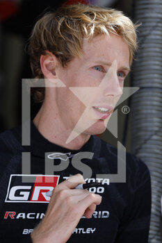 10/09/2022 - HARTLEY Brendon (nzl), Toyota Gazoo Racing, Toyota GR010 - Hybrid, portrait, autograph session during the 6 Hours of Fuji 2022, 5th round of the 2022 FIA World Endurance Championship on the Fuji Speedway from September 8 to 11, 2022 in Fuji, Japan - AUTO - FIA WEC - 6 HOURS OF FUJI 2022 - ENDURANCE - MOTORI