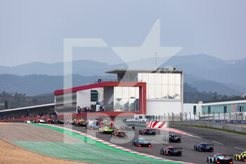 2022-10-16 - Start during the 4 Hours of Portimao 2022, 6th round of the 2022 European Le Mans Series on the Algarve International Circuit from September 23 to 25, in Portimao, Portugal - AUTO - ELMS - 4 HOURS OF PORTIMAO 2022 - ENDURANCE - MOTORS