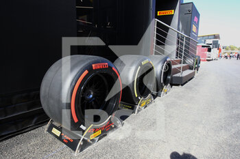2022-02-23 - Pirelli Tyres in front of Hospitality Team - PRE-SEASON TRACK SESSION PRIOR THE 2022 FIA FORMULA ONE WORLD CHAMPIONSHIP - FORMULA 1 - MOTORS