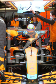2022-02-25 - Daniel Ricciardo (AUS) - McLaren MCL36 - PRE-SEASON TEST SESSION PRIOR THE 2022 FIA FORMULA ONE WORLD CHAMPIONSHIP - FORMULA 1 - MOTORS