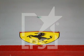 2022-02-25 - Scuderia Ferrari Logo - PRE-SEASON TEST SESSION PRIOR THE 2022 FIA FORMULA ONE WORLD CHAMPIONSHIP - FORMULA 1 - MOTORS