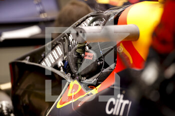2022-02-23 - Red Bull Racing Honda RB18, mechanical detail of engine during the pre-season track session prior the 2022 FIA Formula One World Championship, on the Circuit de Barcelona-Catalunya, from February 23 to 25, 2022 in Montmelo, near Barcelona, Spain - PRE-SEASON TRACK SESSION PRIOR THE 2022 FIA FORMULA ONE WORLD CHAMPIONSHIP - FORMULA 1 - MOTORS