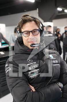 2022-02-23 - WOLFF Toto (aut), Team Principal & CEO of Mercedes AMG F1 Team, portrait during the pre-season track session prior the 2022 FIA Formula One World Championship, on the Circuit de Barcelona-Catalunya, from February 23 to 25, 2022 in Montmelo, near Barcelona, Spain - PRE-SEASON TRACK SESSION PRIOR THE 2022 FIA FORMULA ONE WORLD CHAMPIONSHIP - FORMULA 1 - MOTORS