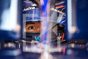 2022-02-23 - ALBON Alexander (tha), Williams Racing FW44, portrait during the pre-season track session prior the 2022 FIA Formula One World Championship, on the Circuit de Barcelona-Catalunya, from February 23 to 25, 2022 in Montmelo, near Barcelona, Spain - PRE-SEASON TRACK SESSION PRIOR THE 2022 FIA FORMULA ONE WORLD CHAMPIONSHIP - FORMULA 1 - MOTORS