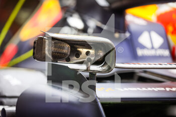 2022-02-25 - Red Bull Racing Honda RB18, mechanical detail of the mirror during the pre-season track session prior the 2022 FIA Formula One World Championship, on the Circuit de Barcelona-Catalunya, from February 23 to 25, 2022 in Montmelo, near Barcelona, Spain - PRE-SEASON TRACK SESSION PRIOR THE 2022 FIA FORMULA ONE WORLD CHAMPIONSHIP - FORMULA 1 - MOTORS