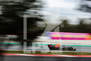 2022-02-25 - 11 PEREZ Sergio (mex), Red Bull Racing RB18, action during the pre-season track session prior the 2022 FIA Formula One World Championship, on the Circuit de Barcelona-Catalunya, from February 23 to 25, 2022 in Montmelo, near Barcelona, Spain - PRE-SEASON TRACK SESSION PRIOR THE 2022 FIA FORMULA ONE WORLD CHAMPIONSHIP - FORMULA 1 - MOTORS