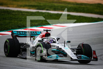 2022-02-25 - 44 HAMILTON Lewis (gbr), Mercedes AMG F1 Team W13, action during the pre-season track session prior the 2022 FIA Formula One World Championship, on the Circuit de Barcelona-Catalunya, from February 23 to 25, 2022 in Montmelo, near Barcelona, Spain - PRE-SEASON TRACK SESSION PRIOR THE 2022 FIA FORMULA ONE WORLD CHAMPIONSHIP - FORMULA 1 - MOTORS