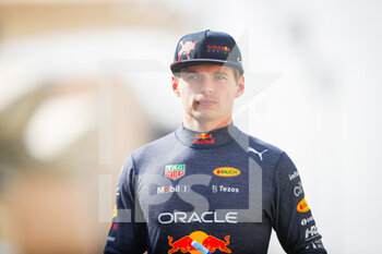 2022-03-10 - VERSTAPPEN Max (ned), Red Bull Racing RB18, portrait during the Formula 1 Aramco pre-season testing prior the 2022 FIA Formula One World Championship, on the Bahrain International Circuit, from March 10 to 12, 2022 in Sakhir, Bahrain - FORMULA 1 ARAMCO PRE-SEASON TESTING PRIOR THE 2022 FIA FORMULA ONE WORLD CHAMPIONSHIP - FORMULA 1 - MOTORS