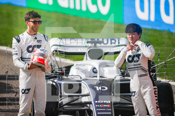2022-03-10 - GASLY Pierre (fra), Scuderia AlphaTauri AT03, TSUNODA Yuki (jap), Scuderia AlphaTauri AT03, portrait during the Formula 1 Aramco pre-season testing prior the 2022 FIA Formula One World Championship, on the Bahrain International Circuit, from March 10 to 12, 2022 in Sakhir, Bahrain - FORMULA 1 ARAMCO PRE-SEASON TESTING PRIOR THE 2022 FIA FORMULA ONE WORLD CHAMPIONSHIP - FORMULA 1 - MOTORS