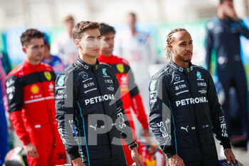 2022-03-10 - RUSSELL George (gbr), Mercedes AMG F1 Team W13, HAMILTON Lewis (gbr), Mercedes AMG F1 Team W13, portrait during the Formula 1 Aramco pre-season testing prior the 2022 FIA Formula One World Championship, on the Bahrain International Circuit, from March 10 to 12, 2022 in Sakhir, Bahrain - FORMULA 1 ARAMCO PRE-SEASON TESTING PRIOR THE 2022 FIA FORMULA ONE WORLD CHAMPIONSHIP - FORMULA 1 - MOTORS