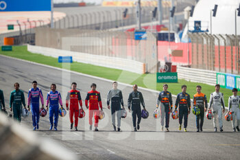 2022-03-10 - OCON Esteban (fra), Alpine F1 Team A522, ALONSO Fernando (spa), Alpine F1 Team A522, LECLERC Charles (mco), Scuderia Ferrari F1-75, SAINZ Carlos (spa), Scuderia Ferrari F1-75, RUSSELL George (gbr), Mercedes AMG F1 Team W13, HAMILTON Lewis (gbr), Mercedes AMG F1 Team W13, VERSTAPPEN Max (ned), Red Bull Racing RB18, PEREZ Sergio (mex), Red Bull Racing RB18, NORRIS Lando (gbr), McLaren F1 Team MCL36, GASLY Pierre (fra), Scuderia AlphaTauri AT03, portrait during the Formula 1 Aramco pre-season testing prior the 2022 FIA Formula One World Championship, on the Bahrain International Circuit, from March 10 to 12, 2022 in Sakhir, Bahrain - FORMULA 1 ARAMCO PRE-SEASON TESTING PRIOR THE 2022 FIA FORMULA ONE WORLD CHAMPIONSHIP - FORMULA 1 - MOTORS