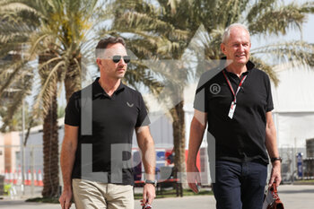 2022-03-10 - HORNER Christian (gbr), Team Principal of Red Bull Racing, MARKO Helmut (aut), Drivers' Manager of Red Bull Racing, portrait during the Formula 1 Aramco pre-season testing prior the 2022 FIA Formula One World Championship, on the Bahrain International Circuit, from March 10 to 12, 2022 in Sakhir, Bahrain - FORMULA 1 ARAMCO PRE-SEASON TESTING PRIOR THE 2022 FIA FORMULA ONE WORLD CHAMPIONSHIP - FORMULA 1 - MOTORS