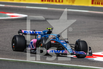 2022-03-10 - 31 OCON Esteban (fra), Alpine F1 Team A522, action during the Formula 1 Aramco pre-season testing prior the 2022 FIA Formula One World Championship, on the Bahrain International Circuit, from March 10 to 12, 2022 in Sakhir, Bahrain - FORMULA 1 ARAMCO PRE-SEASON TESTING PRIOR THE 2022 FIA FORMULA ONE WORLD CHAMPIONSHIP - FORMULA 1 - MOTORS