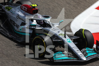 2022-03-10 - 44 HAMILTON Lewis (gbr), Mercedes AMG F1 Team W13, action during the Formula 1 Aramco pre-season testing prior the 2022 FIA Formula One World Championship, on the Bahrain International Circuit, from March 10 to 12, 2022 in Sakhir, Bahrain - FORMULA 1 ARAMCO PRE-SEASON TESTING PRIOR THE 2022 FIA FORMULA ONE WORLD CHAMPIONSHIP - FORMULA 1 - MOTORS