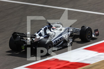 2022-03-10 - 10 GASLY Pierre (fra), Scuderia AlphaTauri AT03, action during the Formula 1 Aramco pre-season testing prior the 2022 FIA Formula One World Championship, on the Bahrain International Circuit, from March 10 to 12, 2022 in Sakhir, Bahrain - FORMULA 1 ARAMCO PRE-SEASON TESTING PRIOR THE 2022 FIA FORMULA ONE WORLD CHAMPIONSHIP - FORMULA 1 - MOTORS