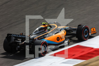 2022-03-10 - 04 NORRIS Lando (gbr), McLaren F1 Team MCL36, action during the Formula 1 Aramco pre-season testing prior the 2022 FIA Formula One World Championship, on the Bahrain International Circuit, from March 10 to 12, 2022 in Sakhir, Bahrain - FORMULA 1 ARAMCO PRE-SEASON TESTING PRIOR THE 2022 FIA FORMULA ONE WORLD CHAMPIONSHIP - FORMULA 1 - MOTORS