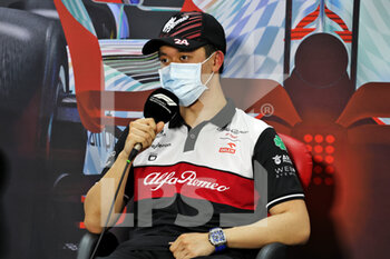 2022-03-10 - ZHOU Guanyu (chi), Alfa Romeo F1 Team ORLEN C42, portrait press conference during the Formula 1 Aramco pre-season testing prior the 2022 FIA Formula One World Championship, on the Bahrain International Circuit, from March 10 to 12, 2022 in Sakhir, Bahrain - FORMULA 1 ARAMCO PRE-SEASON TESTING PRIOR THE 2022 FIA FORMULA ONE WORLD CHAMPIONSHIP - FORMULA 1 - MOTORS