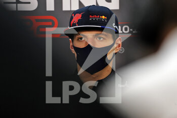 2022-03-10 - VERSTAPPEN Max (ned), Red Bull Racing RB18, portrait press conference during the Formula 1 Aramco pre-season testing prior the 2022 FIA Formula One World Championship, on the Bahrain International Circuit, from March 10 to 12, 2022 in Sakhir, Bahrain - FORMULA 1 ARAMCO PRE-SEASON TESTING PRIOR THE 2022 FIA FORMULA ONE WORLD CHAMPIONSHIP - FORMULA 1 - MOTORS