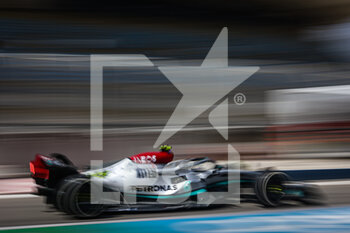 2022-03-10 - 44 HAMILTON Lewis (gbr), Mercedes AMG F1 Team W13, action during the Formula 1 Aramco pre-season testing prior the 2022 FIA Formula One World Championship, on the Bahrain International Circuit, from March 10 to 12, 2022 in Sakhir, Bahrain - FORMULA 1 ARAMCO PRE-SEASON TESTING PRIOR THE 2022 FIA FORMULA ONE WORLD CHAMPIONSHIP - FORMULA 1 - MOTORS