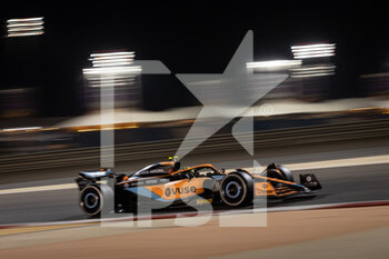 2022-03-10 - 04 NORRIS Lando (gbr), McLaren F1 Team MCL36, action during the Formula 1 Aramco pre-season testing prior the 2022 FIA Formula One World Championship, on the Bahrain International Circuit, from March 10 to 12, 2022 in Sakhir, Bahrain - FORMULA 1 ARAMCO PRE-SEASON TESTING PRIOR THE 2022 FIA FORMULA ONE WORLD CHAMPIONSHIP - FORMULA 1 - MOTORS