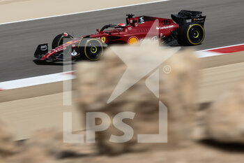 2022-03-11 - 16 LECLERC Charles (mco), Scuderia Ferrari F1-75, action during the Formula 1 Aramco pre-season testing prior the 2022 FIA Formula One World Championship, on the Bahrain International Circuit, from March 10 to 12, 2022 in Sakhir, Bahrain - FORMULA 1 ARAMCO PRE-SEASON TESTING PRIOR THE 2022 FIA FORMULA ONE WORLD CHAMPIONSHIP - FORMULA 1 - MOTORS