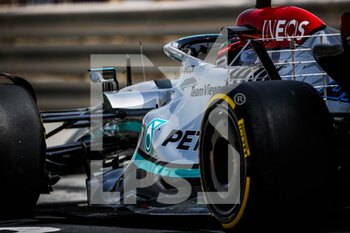 2022-03-11 - 63 RUSSELL George (gbr), Mercedes AMG F1 Team W13, action, mechanical detail sidepods during the Formula 1 Aramco pre-season testing prior the 2022 FIA Formula One World Championship, on the Bahrain International Circuit, from March 10 to 12, 2022 in Sakhir, Bahrain - FORMULA 1 ARAMCO PRE-SEASON TESTING PRIOR THE 2022 FIA FORMULA ONE WORLD CHAMPIONSHIP - FORMULA 1 - MOTORS