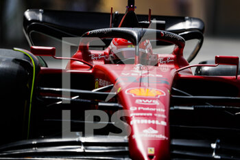 2022-03-11 - 16 LECLERC Charles (mco), Scuderia Ferrari F1-75, action during the Formula 1 Aramco pre-season testing prior the 2022 FIA Formula One World Championship, on the Bahrain International Circuit, from March 10 to 12, 2022 in Sakhir, Bahrain - FORMULA 1 ARAMCO PRE-SEASON TESTING PRIOR THE 2022 FIA FORMULA ONE WORLD CHAMPIONSHIP - FORMULA 1 - MOTORS