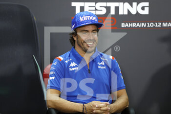 2022-03-11 - ALONSO Fernando (spa), Alpine F1 Team A522, portrait during the Formula 1 Aramco pre-season testing prior the 2022 FIA Formula One World Championship, on the Bahrain International Circuit, from March 10 to 12, 2022 in Sakhir, Bahrain - FORMULA 1 ARAMCO PRE-SEASON TESTING PRIOR THE 2022 FIA FORMULA ONE WORLD CHAMPIONSHIP - FORMULA 1 - MOTORS