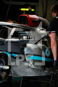 2022-03-11 - Mercedes AMG F1 Team W13, mechanical detail sidepods during the Formula 1 Aramco pre-season testing prior the 2022 FIA Formula One World Championship, on the Bahrain International Circuit, from March 10 to 12, 2022 in Sakhir, Bahrain - FORMULA 1 ARAMCO PRE-SEASON TESTING PRIOR THE 2022 FIA FORMULA ONE WORLD CHAMPIONSHIP - FORMULA 1 - MOTORS