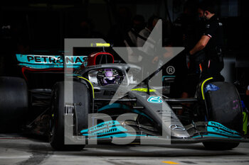 2022-03-11 - 44 HAMILTON Lewis (gbr), Mercedes AMG F1 Team W13, action during the Formula 1 Aramco pre-season testing prior the 2022 FIA Formula One World Championship, on the Bahrain International Circuit, from March 10 to 12, 2022 in Sakhir, Bahrain - FORMULA 1 ARAMCO PRE-SEASON TESTING PRIOR THE 2022 FIA FORMULA ONE WORLD CHAMPIONSHIP - FORMULA 1 - MOTORS