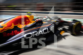 2022-03-12 - 11 PEREZ Sergio (mex), Red Bull Racing RB18, action during the Formula 1 Aramco pre-season testing prior the 2022 FIA Formula One World Championship, on the Bahrain International Circuit, from March 10 to 12, 2022 in Sakhir, Bahrain - FORMULA 1 ARAMCO PRE-SEASON TESTING PRIOR THE 2022 FIA FORMULA ONE WORLD CHAMPIONSHIP - FORMULA 1 - MOTORS