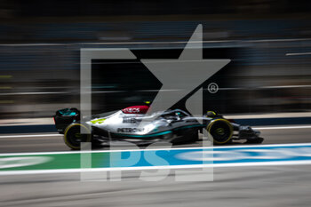 2022-03-12 - 44 HAMILTON Lewis (gbr), Mercedes AMG F1 Team W13, action during the Formula 1 Aramco pre-season testing prior the 2022 FIA Formula One World Championship, on the Bahrain International Circuit, from March 10 to 12, 2022 in Sakhir, Bahrain - FORMULA 1 ARAMCO PRE-SEASON TESTING PRIOR THE 2022 FIA FORMULA ONE WORLD CHAMPIONSHIP - FORMULA 1 - MOTORS