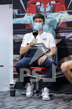 2022-03-12 - GASLY Pierre (fra), Scuderia AlphaTauri AT03, portrait during the Formula 1 Aramco pre-season testing prior the 2022 FIA Formula One World Championship, on the Bahrain International Circuit, from March 10 to 12, 2022 in Sakhir, Bahrain - FORMULA 1 ARAMCO PRE-SEASON TESTING PRIOR THE 2022 FIA FORMULA ONE WORLD CHAMPIONSHIP - FORMULA 1 - MOTORS