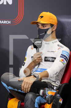 2022-03-12 - NORRIS Lando (gbr), McLaren F1 Team MCL36, portrait during the Formula 1 Aramco pre-season testing prior the 2022 FIA Formula One World Championship, on the Bahrain International Circuit, from March 10 to 12, 2022 in Sakhir, Bahrain - FORMULA 1 ARAMCO PRE-SEASON TESTING PRIOR THE 2022 FIA FORMULA ONE WORLD CHAMPIONSHIP - FORMULA 1 - MOTORS
