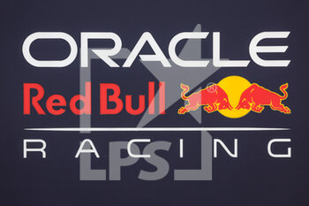 2022-03-17 - Oracle Red Bull Racing logo during the Formula 1 Gulf Air Bahrain Grand Prix 2022, 1st round of the 2022 FIA Formula One World Championship, on the Bahrain International Circuit, from March 18 to 20, 2022 in Sakhir, Bahrain - FORMULA 1 GULF AIR BAHRAIN GRAND PRIX 2022, 1ST ROUND OF THE 2022 FIA FORMULA ONE WORLD CHAMPIONSHIP - FORMULA 1 - MOTORS