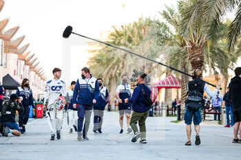 2022-03-17 - GASLY Pierre (fra), Scuderia AlphaTauri AT03, portrait Netflix TV show during the Formula 1 Gulf Air Bahrain Grand Prix 2022, 1st round of the 2022 FIA Formula One World Championship, on the Bahrain International Circuit, from March 18 to 20, 2022 in Sakhir, Bahrain - FORMULA 1 GULF AIR BAHRAIN GRAND PRIX 2022, 1ST ROUND OF THE 2022 FIA FORMULA ONE WORLD CHAMPIONSHIP - FORMULA 1 - MOTORS